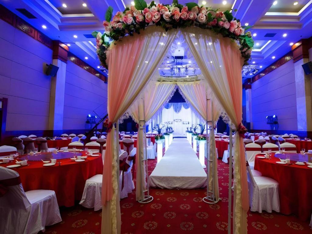 Feicheng Blossom Hotel Экстерьер фото