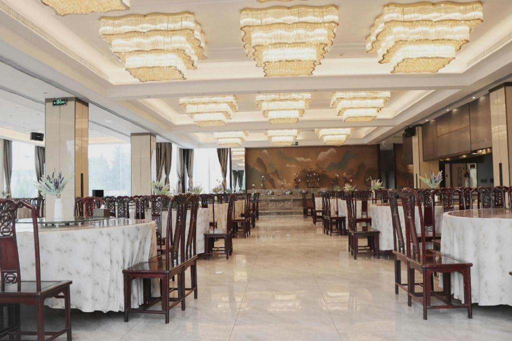 Feicheng Blossom Hotel Экстерьер фото