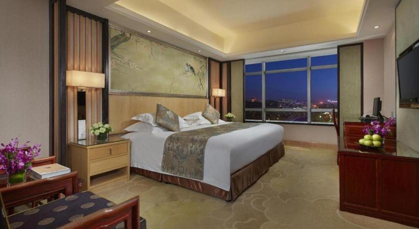 Feicheng Blossom Hotel Экстерьер фото