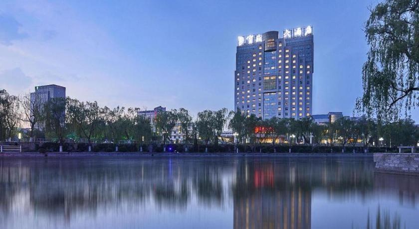 Feicheng Blossom Hotel Экстерьер фото