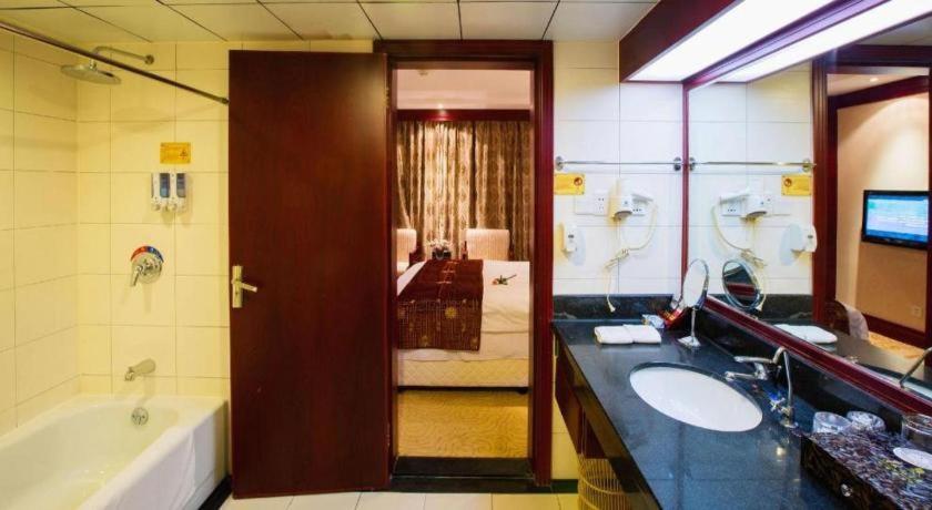 Feicheng Blossom Hotel Экстерьер фото
