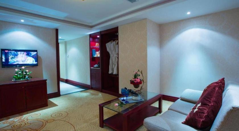 Feicheng Blossom Hotel Экстерьер фото